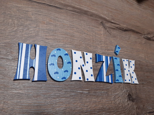 Dřevěná malovaná písmenka 10 cm
