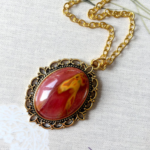 Náhrdelník s cherry quartz starozlatá úprava