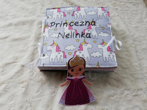 Quiet book pro princeznu