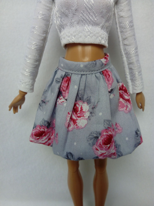 Sukýnka pro Barbie — foto 1