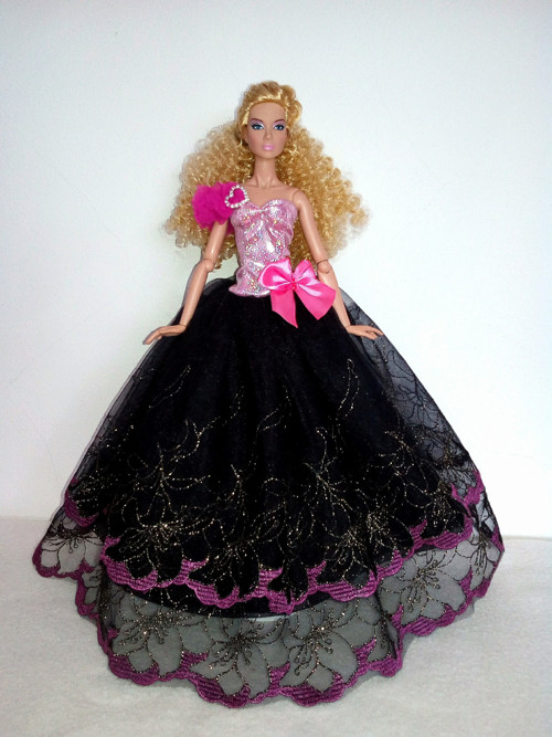 Šaty pro Barbie — foto 1