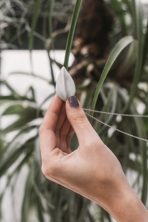Porcelánový náhrdelník Physalis — foto 1