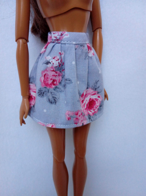 Sukýnka pro Barbie — foto 1