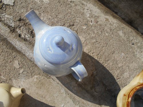 Modrá konvička s vránami, 550 ml — foto 1