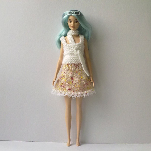 Oblečky pro Barbie - tričko se šálkou, sukně