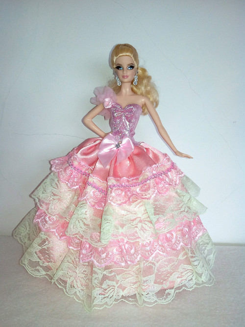 Šaty pro Barbie — foto 1