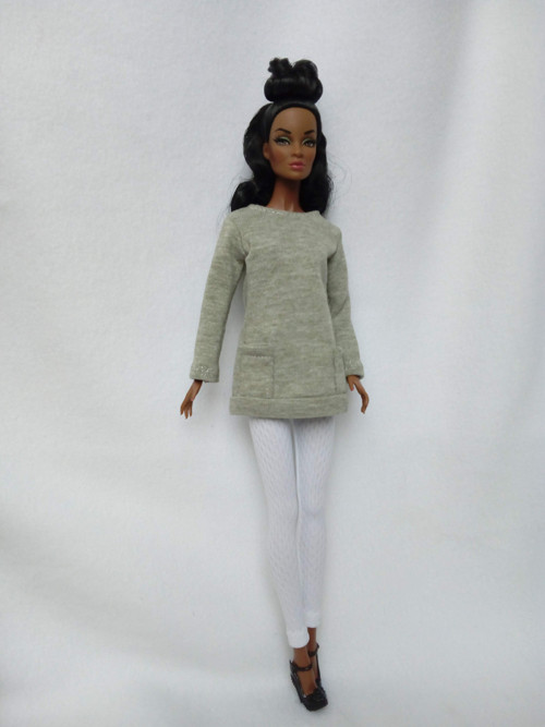 Mikino-šaty pro Barbie — foto 1