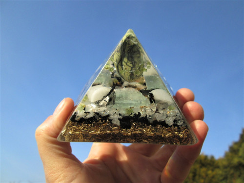 Org. pyramida ,, Andělského průvodce " — foto 1