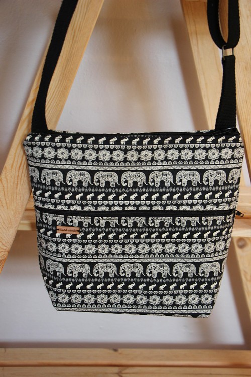 Crossbody sloni na černé