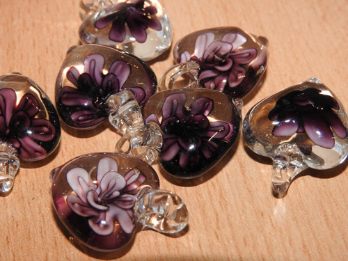 Skleněný přívěsek srdce 21x21 mm starorůžová