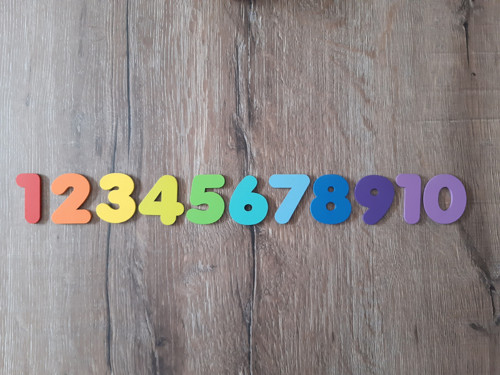 Dřevěná čísla malovaná 6 cm