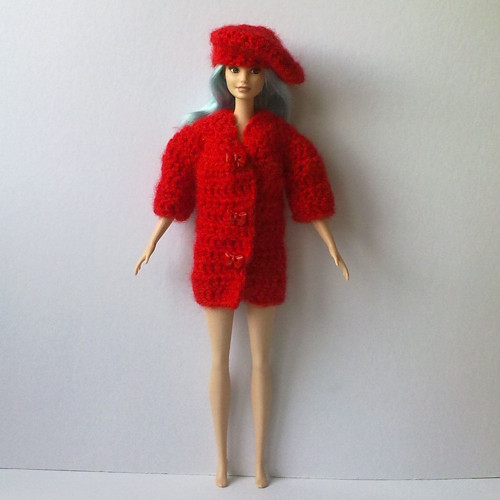Oblečky pro Barbie - kabátek, baret — foto 1