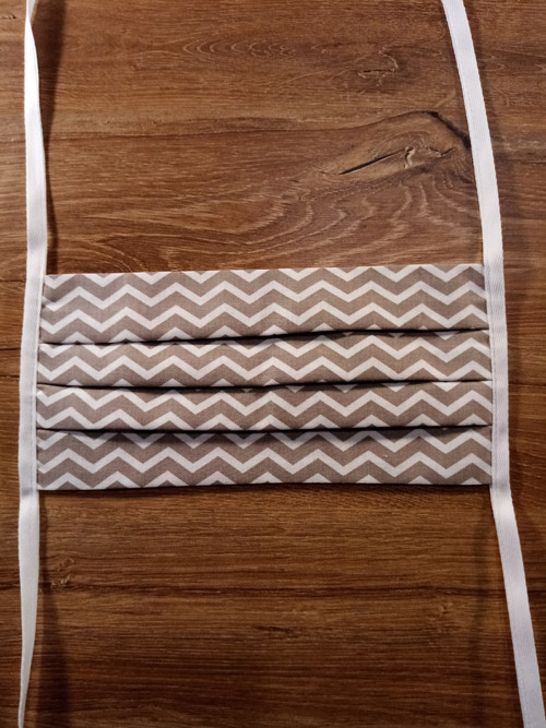 Bavlněná rouška šedý chevron — foto 1