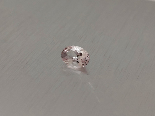 Přírodní morganit ovál 4.7x7.0 mm