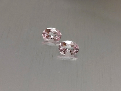 Přírodní morganit pár, ovál 5.2x7.2 mm