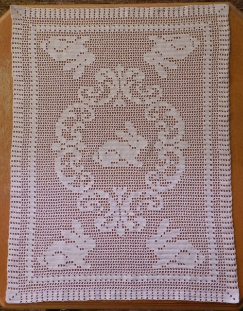 H13 - háčkovaná dečka, 56x42 cm — foto 1