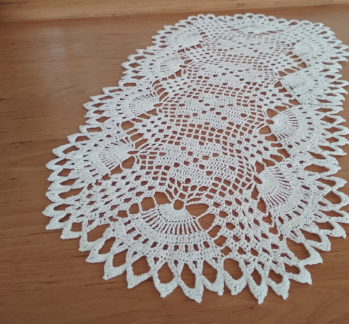 Bílá dečka\ White crochet doily — foto 1