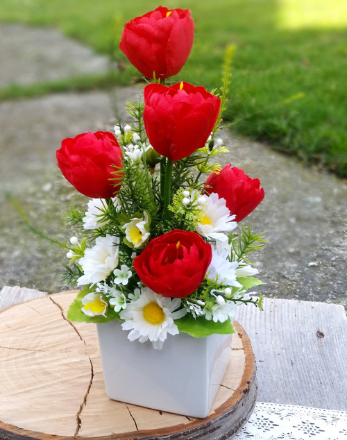 Tulipány a kopretiny — foto 1