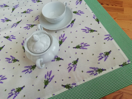 Středový ubrus lavender