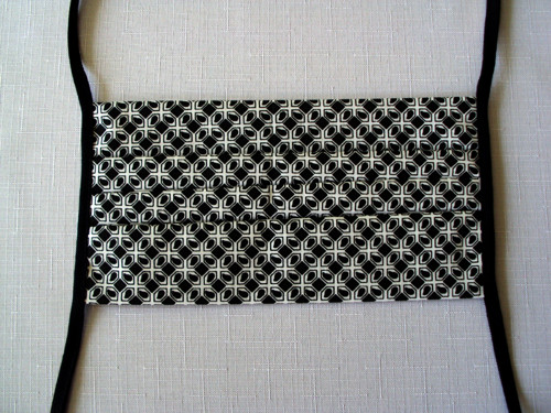 Rouška černo-bílá — foto 1