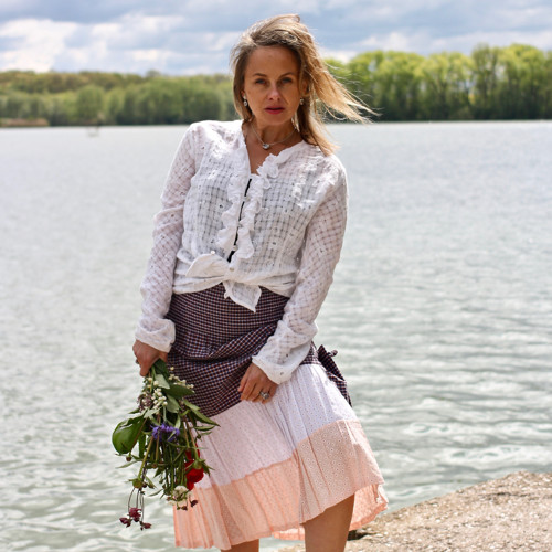 Na Broumaře...- sukňošaty — foto 1
