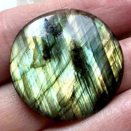 Labradorit kabošon kruh (30x30 x 4mm), L404