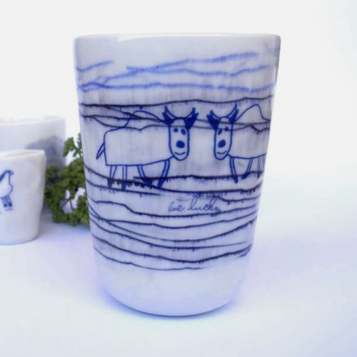 Porcelánový pohárek "Býčci" — foto 1