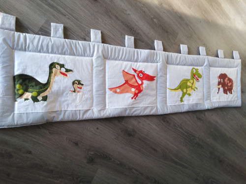 Kapsář / mantinel na zeď "dino"
