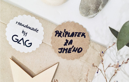 Příplatek za jméno — foto 1