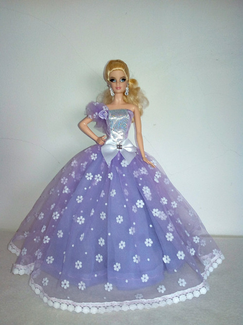 Šaty pro Barbie — foto 1
