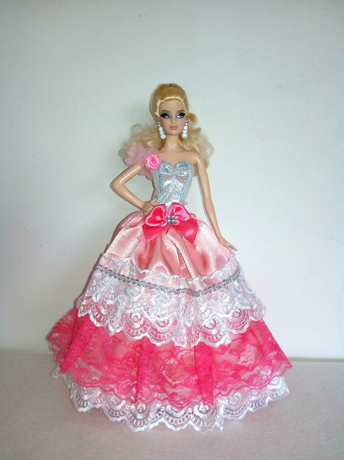 Šaty pro Barbie — foto 1