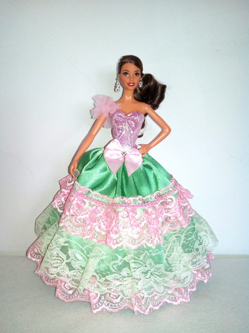 Šaty pro Barbie — foto 1