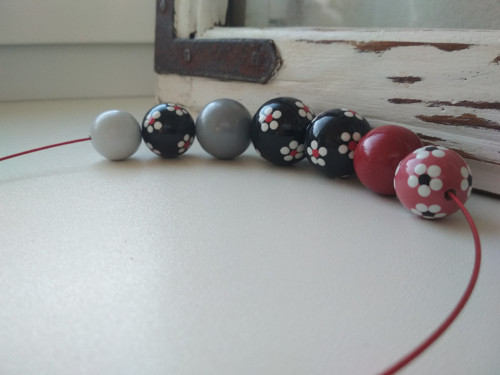 Kytička s černou No.I 2,4cm VÝPRODEJ — foto 1