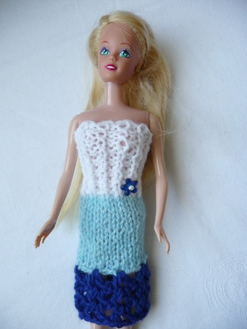 Šaty pro Barbie