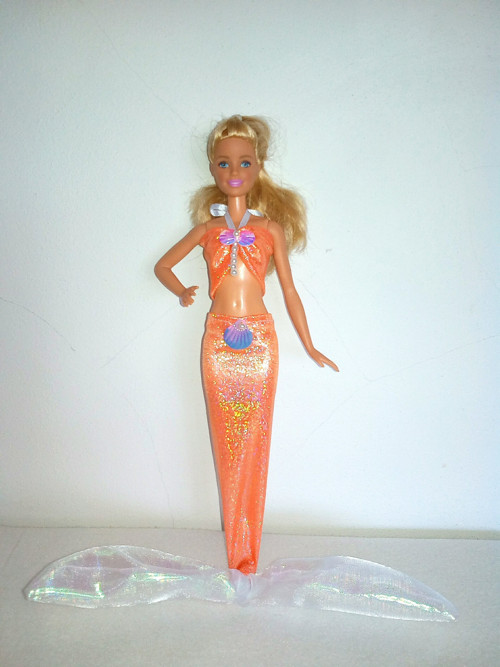 Šaty pro Barbie — foto 1