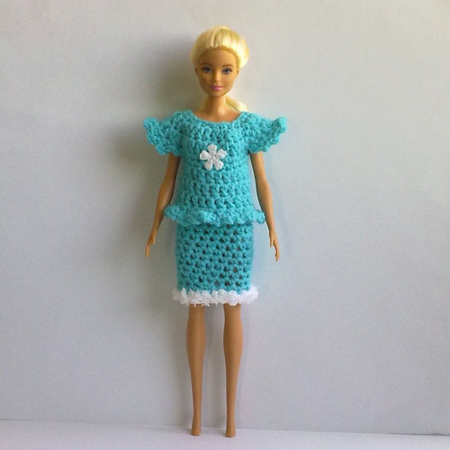 Oblečky pro Barbie - triko, sukně — foto 1