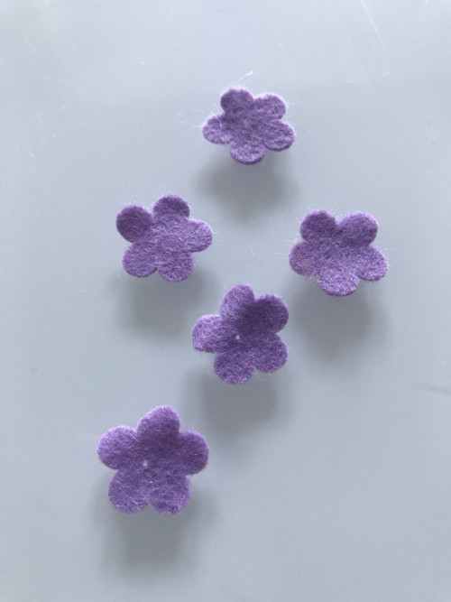 Filcová kytička 1,7cm - 10ks fialová