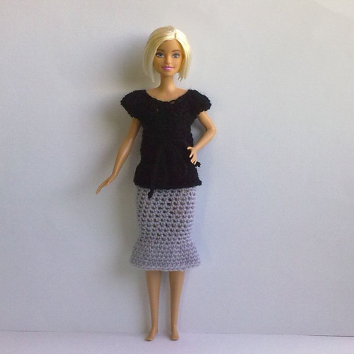 Oblečky pro Barbie - tričko, sukně — foto 1