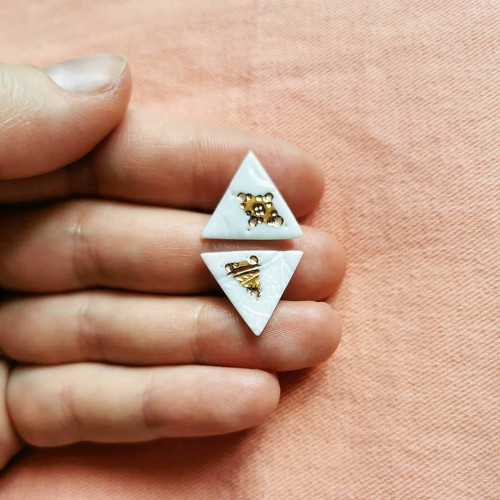 Relief golden triangles — foto 1