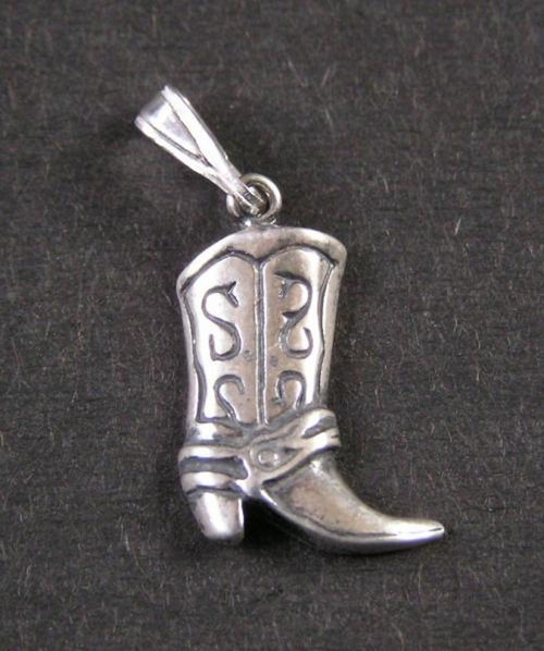 Bota - stříbrný přívěsek