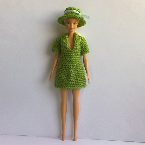 Oblečky pro Barbie - šaty, klobouk — foto 1