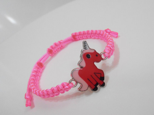 "Unicorn" - dětský náramek (macramé) — foto 1