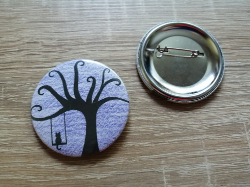 Placka kočka na stromě (fialová) - 56 mm