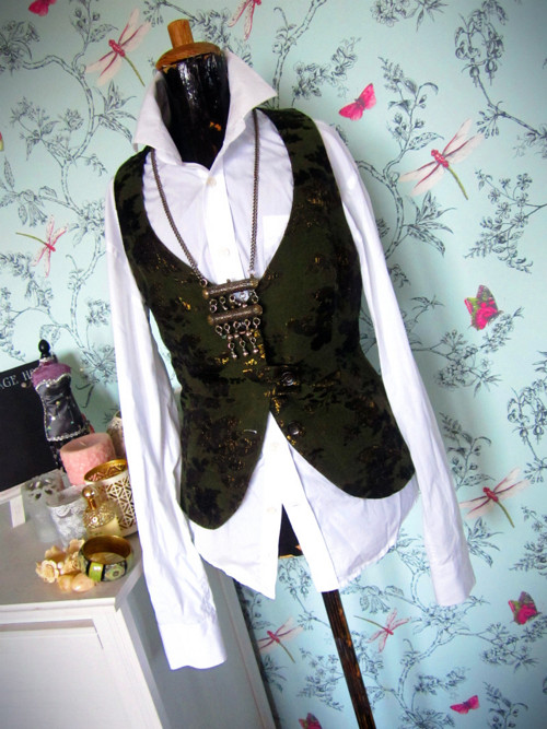 Vestička Baroko dandy — foto 1