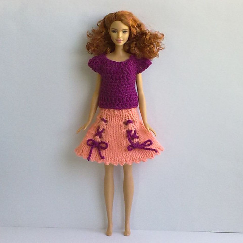 Oblečky pro Barbie - tričko, sukně
