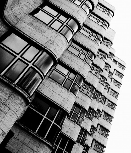 Na vlnách architektury