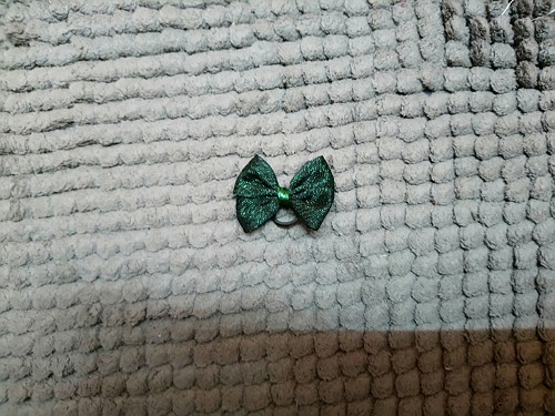 Mašlička na gumičce — foto 1