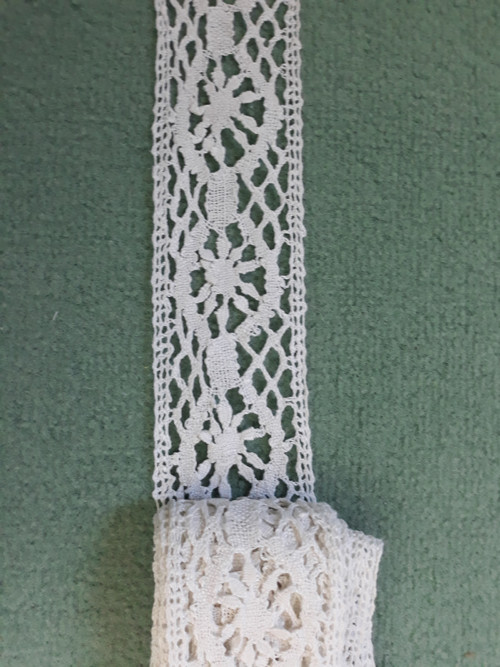 Starožitná krajka 290 x 5 cm