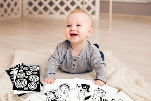 Černobílé kartičky s pohádkou O velké řepě