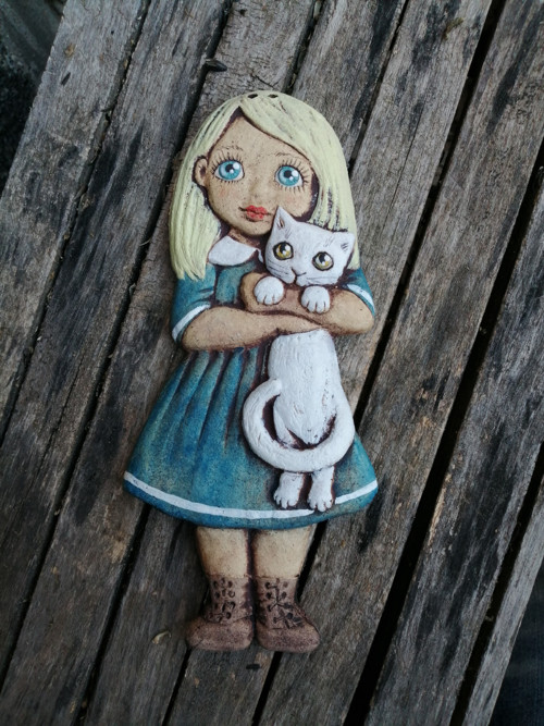 Holčička s kočkou, malovaná — foto 1